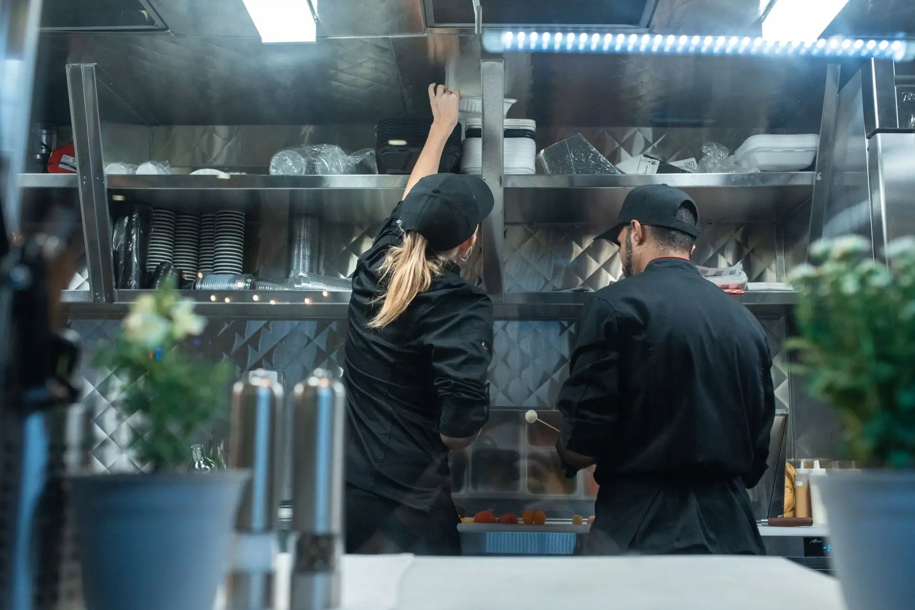 上海铭莜亘营养餐研发服务:膳食搭配方案如何适配企业团餐场景正文配图 1